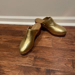 Aerosoles size 12 metallic gold clogs